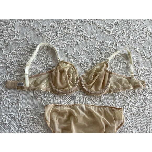 WACOAL Bra & Panty Set Embrace Beige w Cream Lace Underwire 36D/L NWOT - Picture 4 of 11